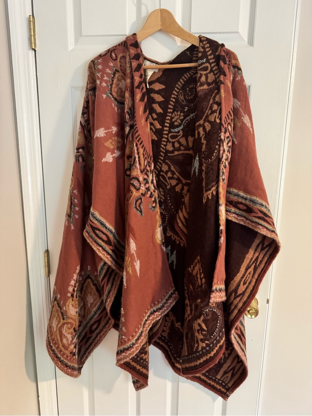Free People Angle Wings open front poncho/cape one size - Picture 3 of 9